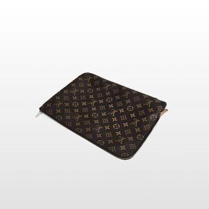 Monogram Étuie Voyage Mm Clutch Bag